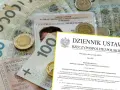 Legitymacja osoby niepełnosprawnej, monety i banknoty polskie.