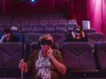 Filmy z audiodeskrypcją dla niewidomych - najlepsze platformy i tytuły