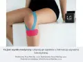 Kolano z naklejonymi plastrami kinesiotapingowymi w kolorze niebieskim i różowym.