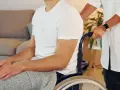 Czy opiekun osoby niepełnosprawnej płaci za sanatorium? Oto prawda