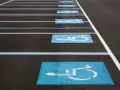 Jak wyrobić kartę parkingową dla niepełnosprawnych - krok po kroku