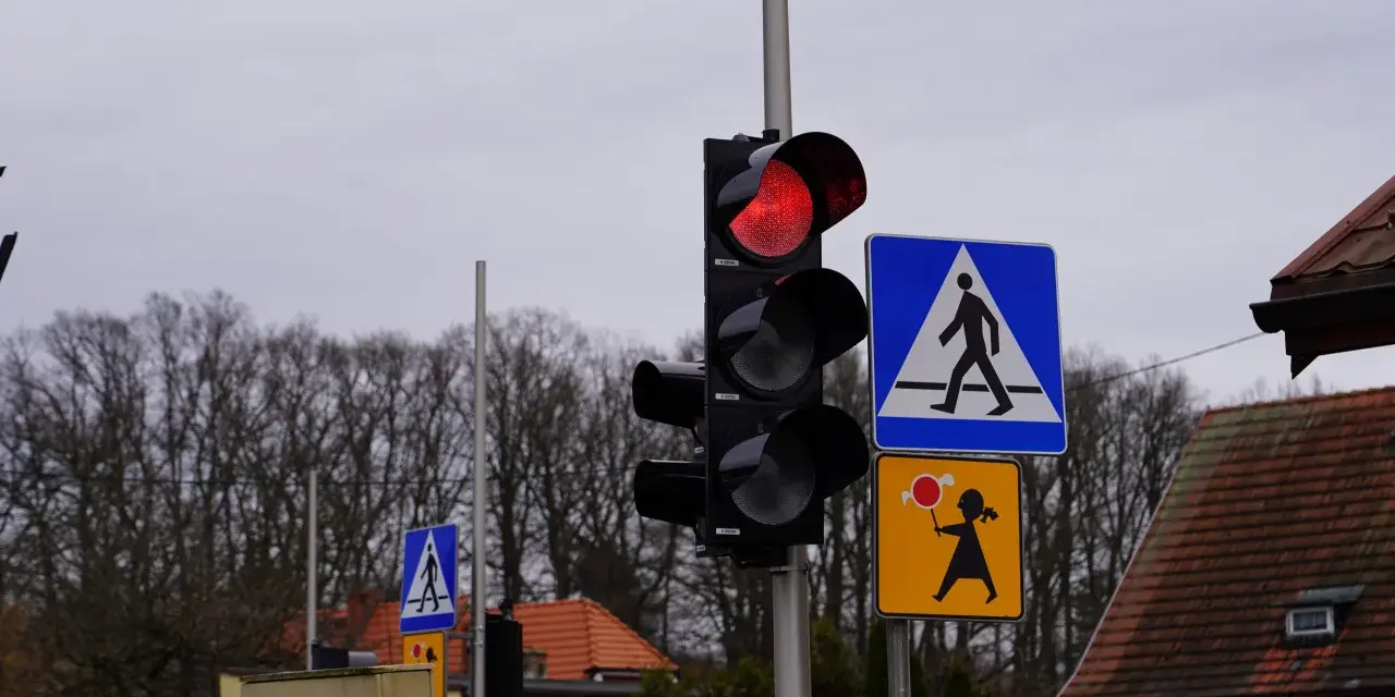 Sygnalizacja świetlna dla niesłyszących – jak zwiększyć bezpieczeństwo?