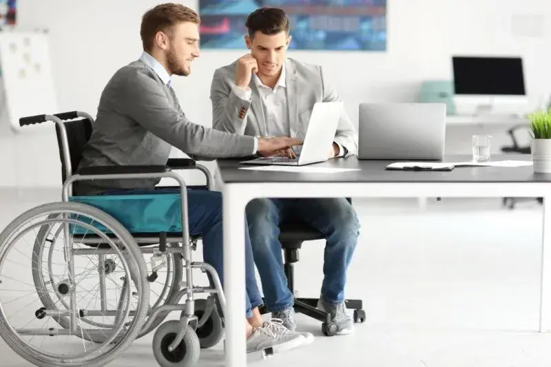 Czy osoba niepełnosprawna może pracować w soboty i niedziele? Oto prawda