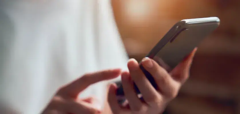 Ceny telefonów dla niewidomych – poznaj najlepsze modele i ich funkcje
