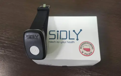 Opaska dla seniora NFZ marki SiDLY, polski produkt "hitech for your health".