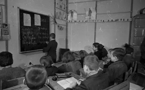 Szkoła dla niesłyszących Warszawa plac Trzech Krzyży - edukacja dla dzieci