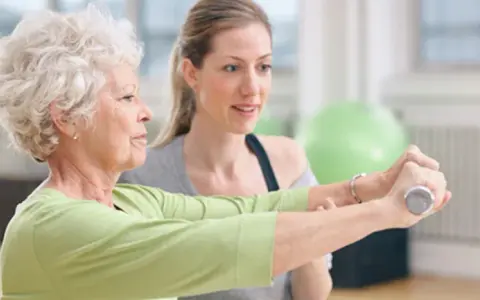 Czym jest rehabilitacja ogólnoustrojowa i jak może poprawić zdrowie?