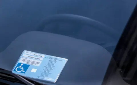 Czy parking dla niepełnosprawnych jest płatny? Sprawdź zasady w Krakowie