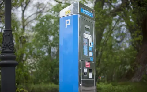 Czy niepełnosprawni płacą za parking w Ciechocinku? Sprawdź zasady!