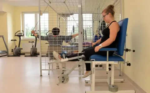 Gdzie najszybciej rehabilitacja NFZ Piotrkowska Łódź - uniknij długiego czekania
