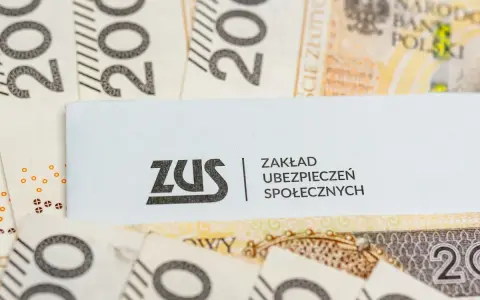 ZUS i banknoty 200 zł. Tabela z nowymi emeryturami może być wkrótce gotowa.