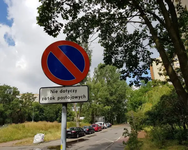 Jakie znaki drogowe nie obowiązują niepełnosprawnych? Sprawdź wyjątki