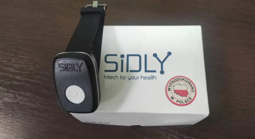 Opaska dla seniora NFZ marki SiDLY, polski produkt "hitech for your health".