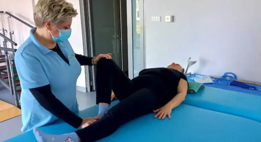 Rehabilitacja ud na czym polega – kluczowe metody i cele terapii