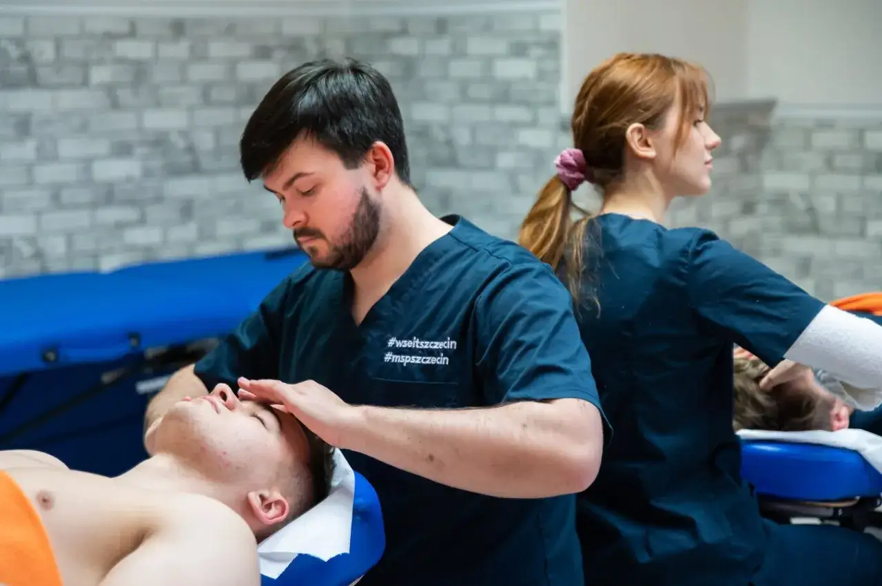 Zdjęcie Ile trwa rehabilitacja dzienna? Poznaj czas trwania terapii w Polsce