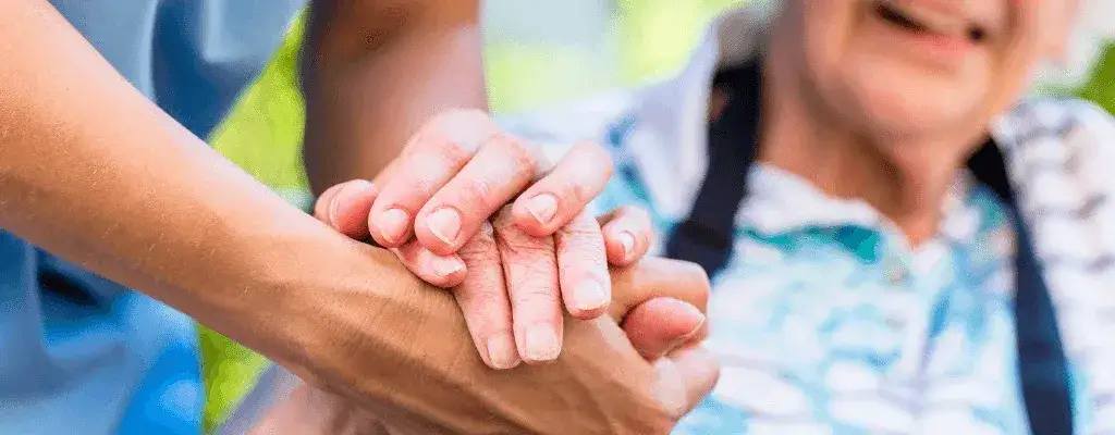 Zdjęcie Czy zasiłek pielęgnacyjny wlicza się do dochodu osoby niepełnosprawnej?