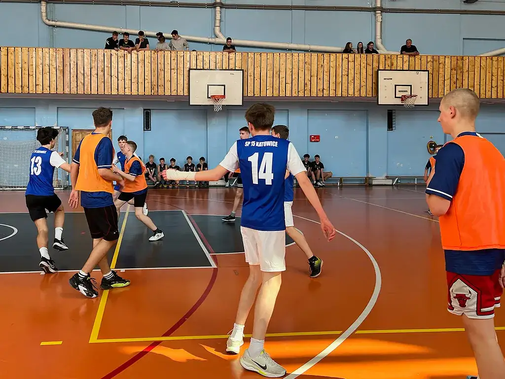 Zdjęcie Szkoła dla niesłyszących Katowice ul Grażyńskiego - wsparcie i edukacja